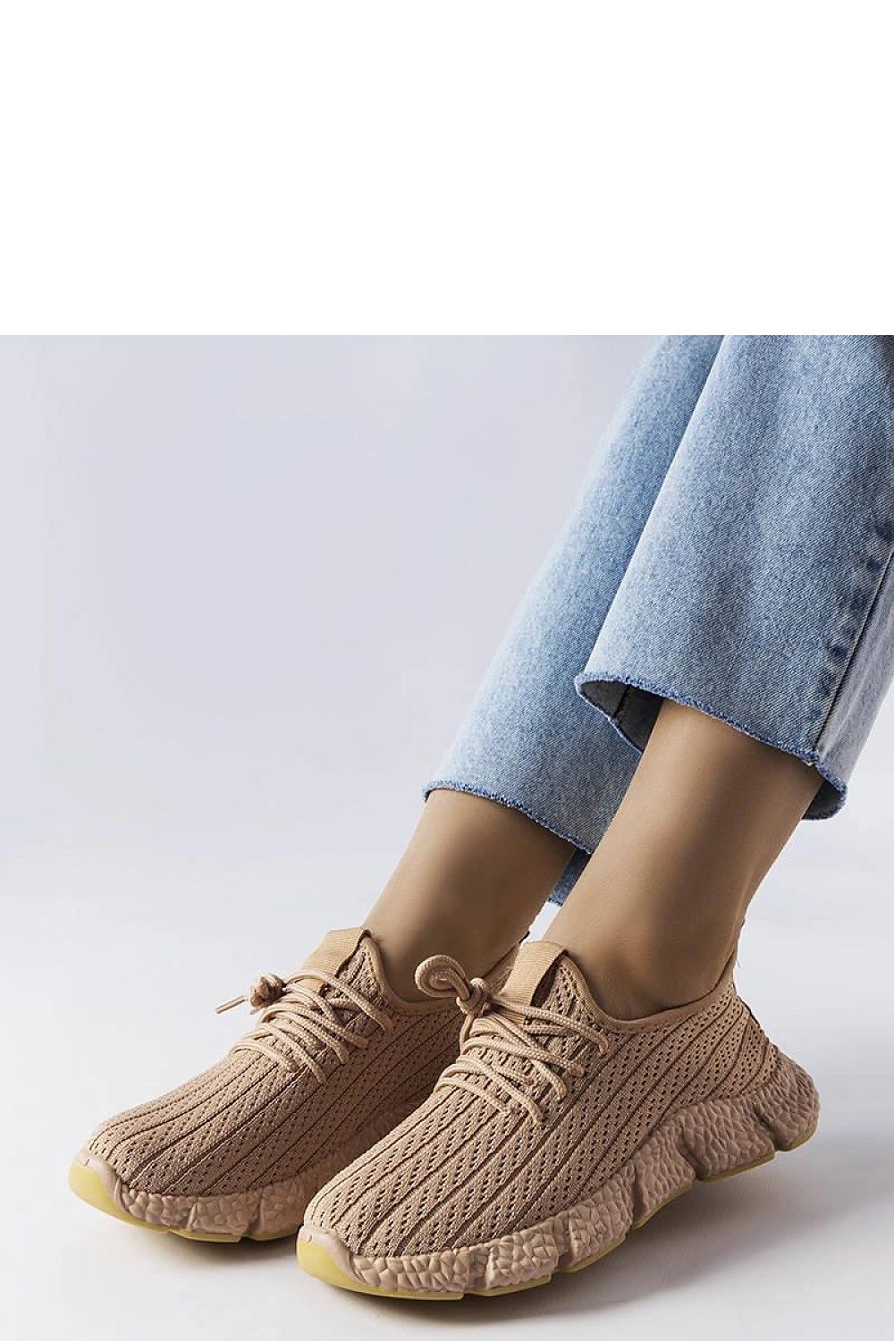   Beżowe sportowe sneakersy Élodie - Solea 