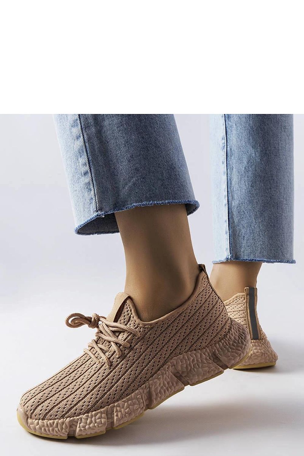   Beżowe sportowe sneakersy Élodie - Solea 