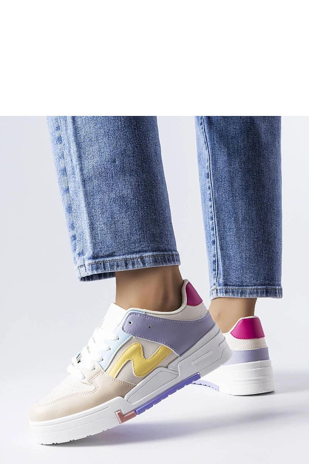  Beżowe buty na grubszej podeszwie Harter - Solea 