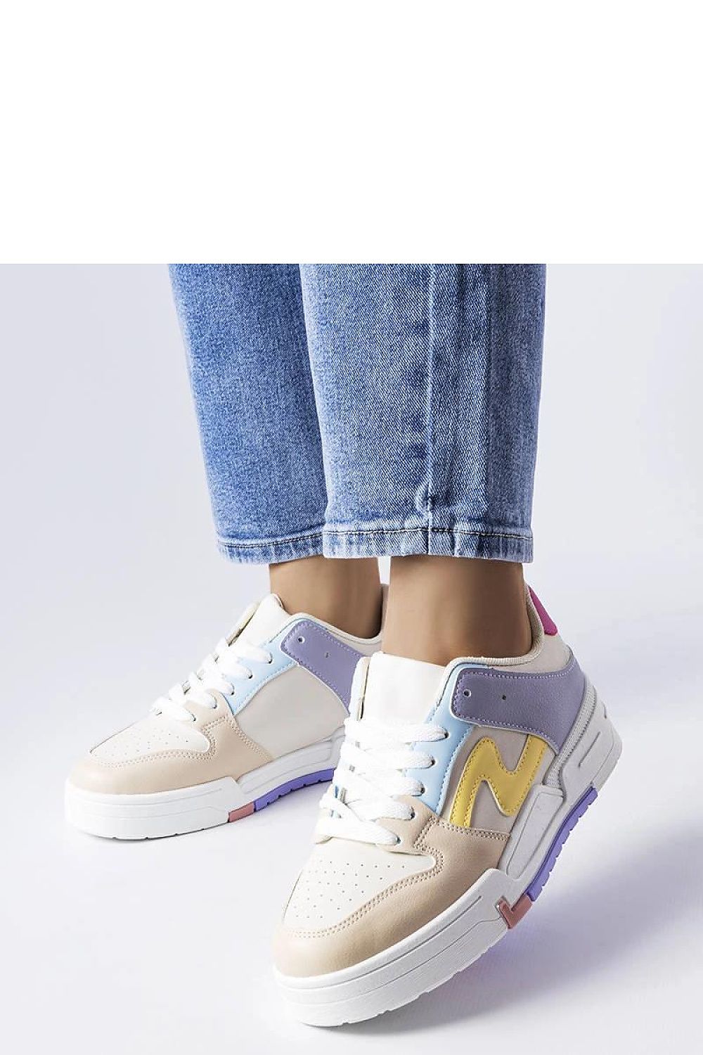   Beżowe buty na grubszej podeszwie Harter - Solea 