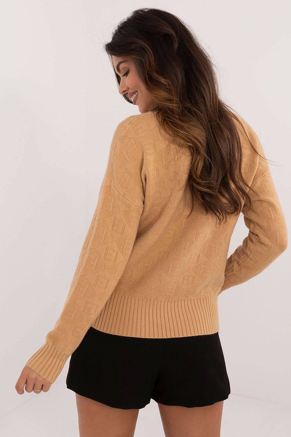   Sweter Damski Model AT-SW-2339.54 Camel - AT 