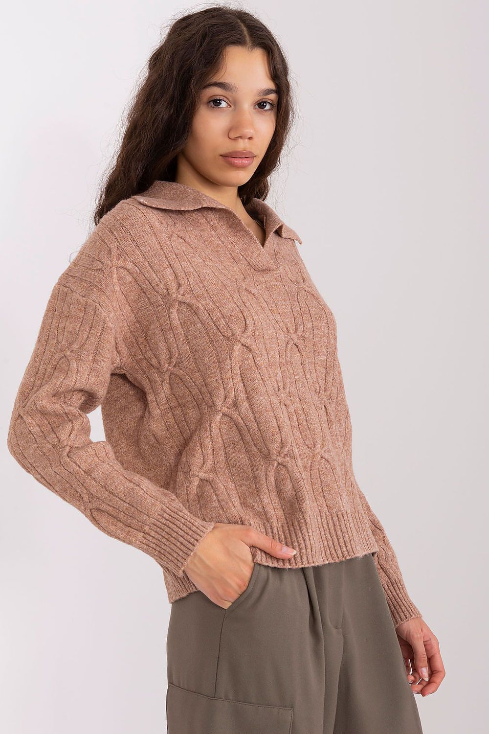   Sweter Damski Model AT-SW-2349-2.96 Brown - AT 