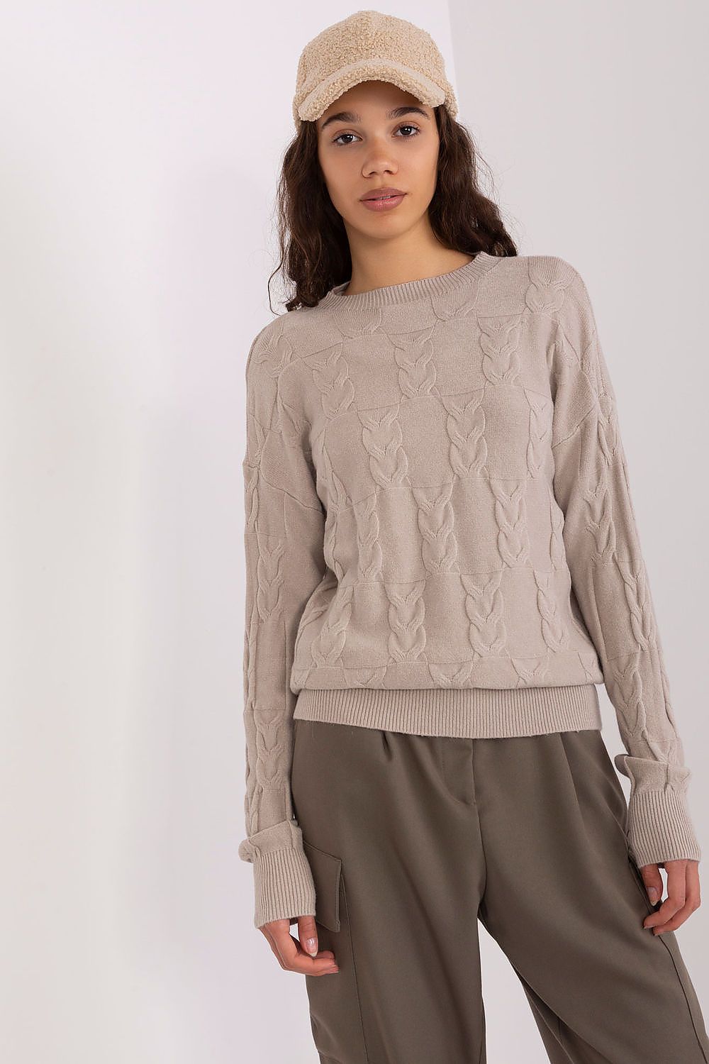   Sweter Damski Model AT-SW-2340.43 Beige - AT 