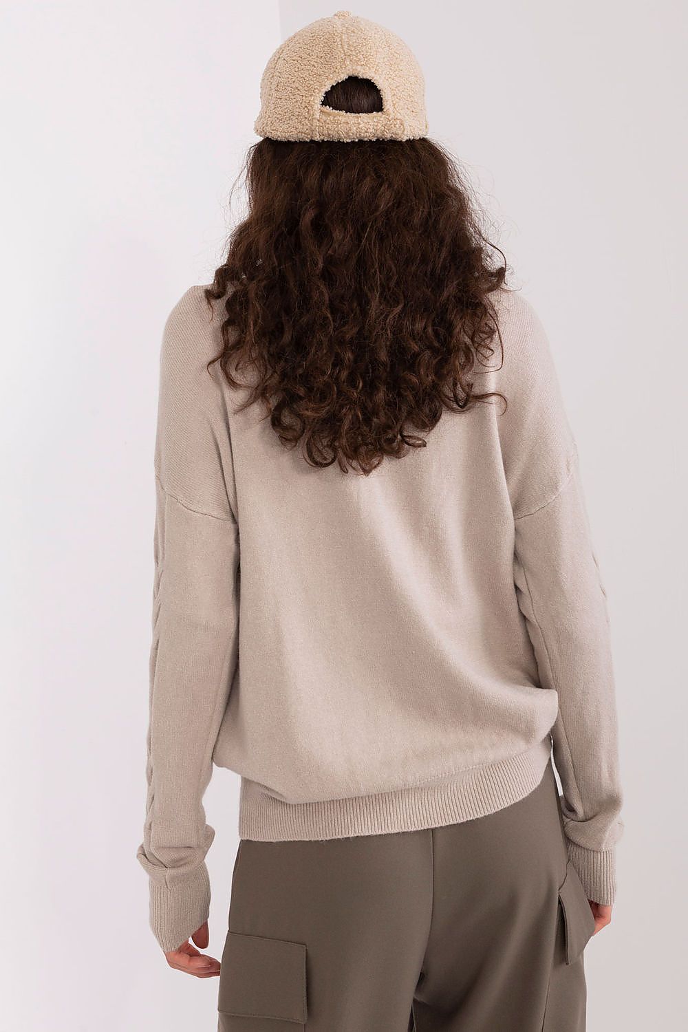   Sweter Damski Model AT-SW-2340.43 Beige - AT 