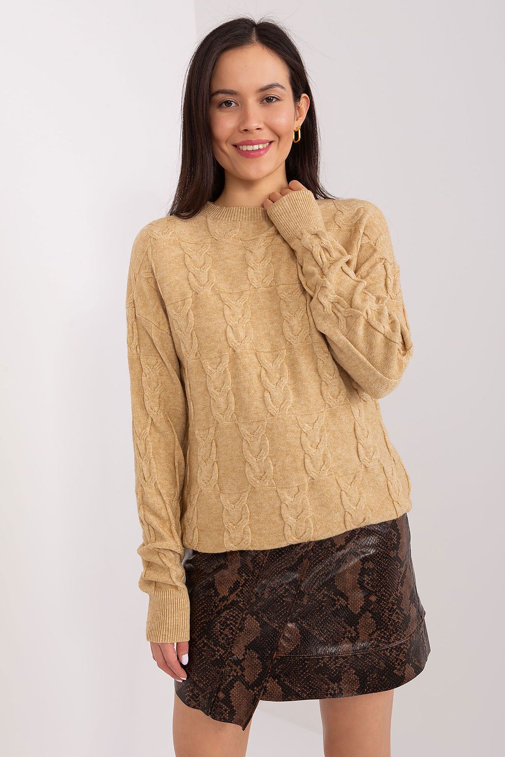   Sweter Damski Model AT-SW-2340.22 Camel - AT 