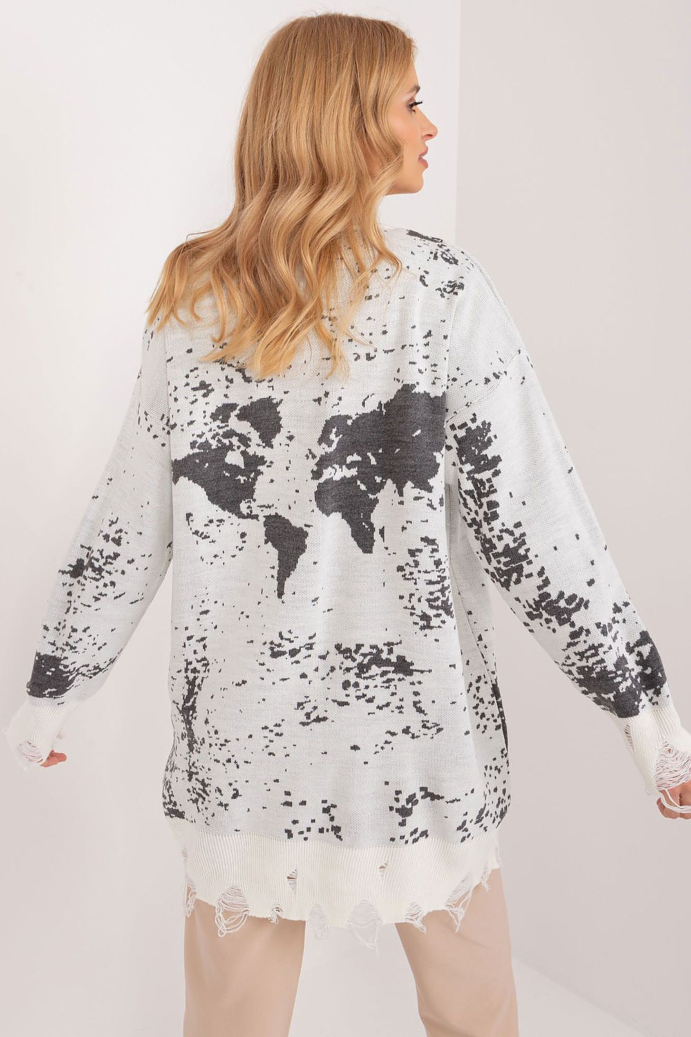   Sweter Damski Model BA-SW-14106.94 Ecru - Badu 