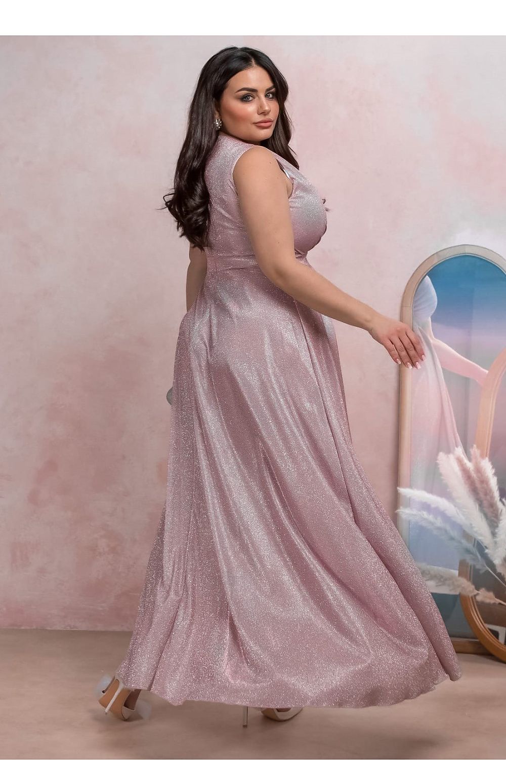   Sukienka Model Amanda Lux 02024. Dirty Pink - With You 