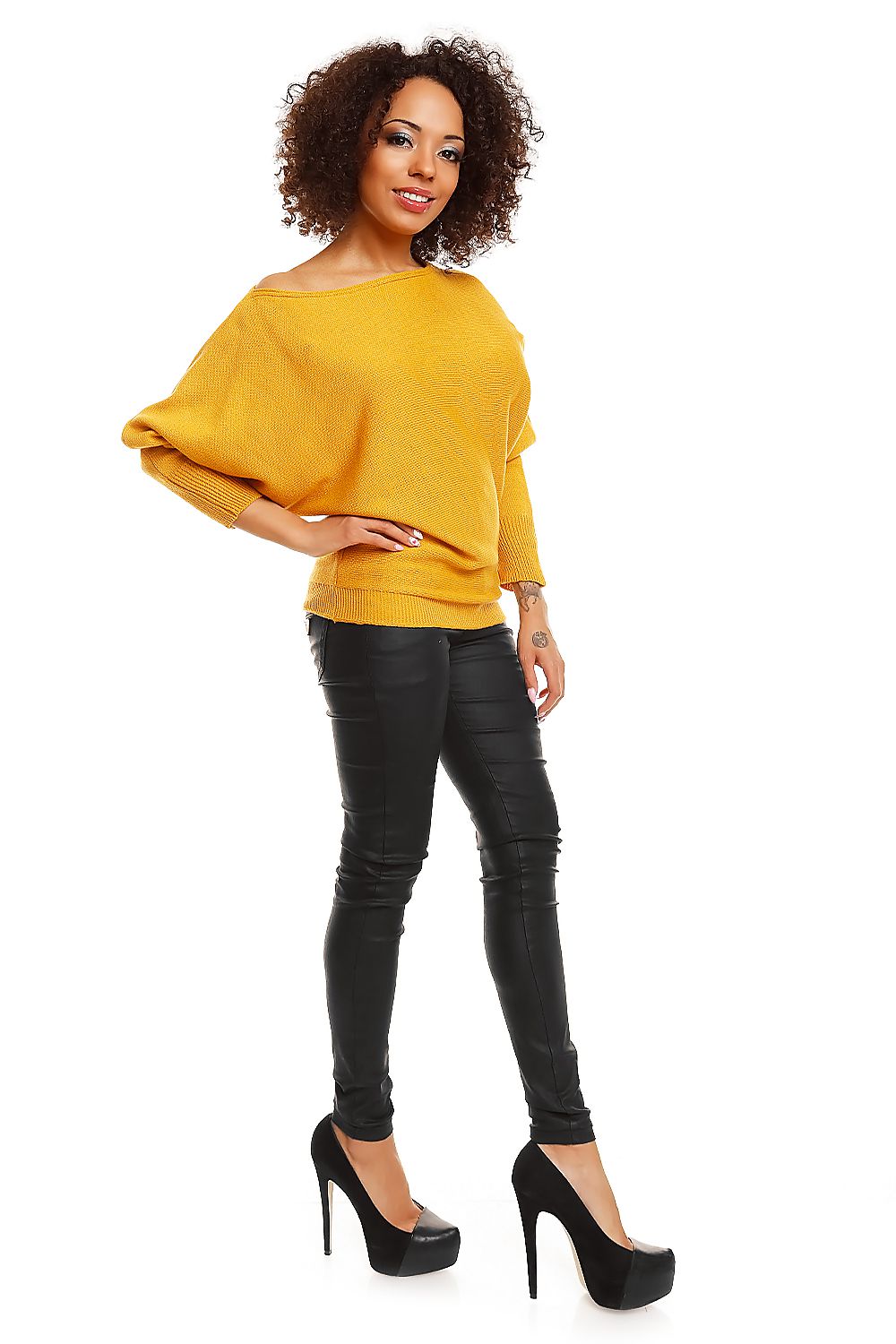   Sweter model 70003 Mustard - PeeKaBoo 