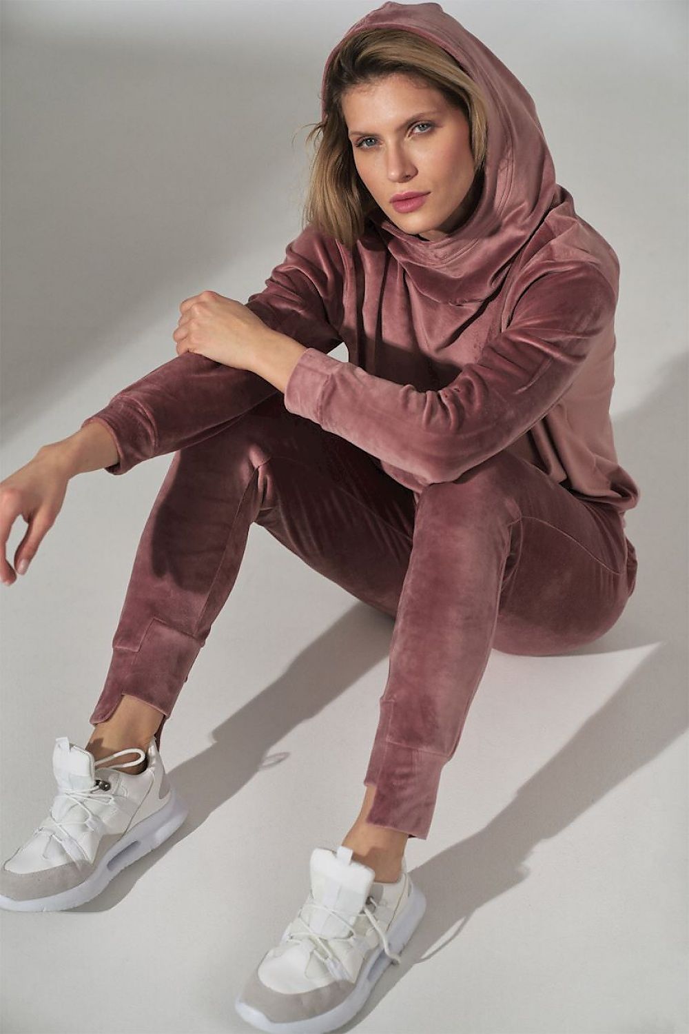  Spodnie Dresowe Model M746 Pink - Figl 