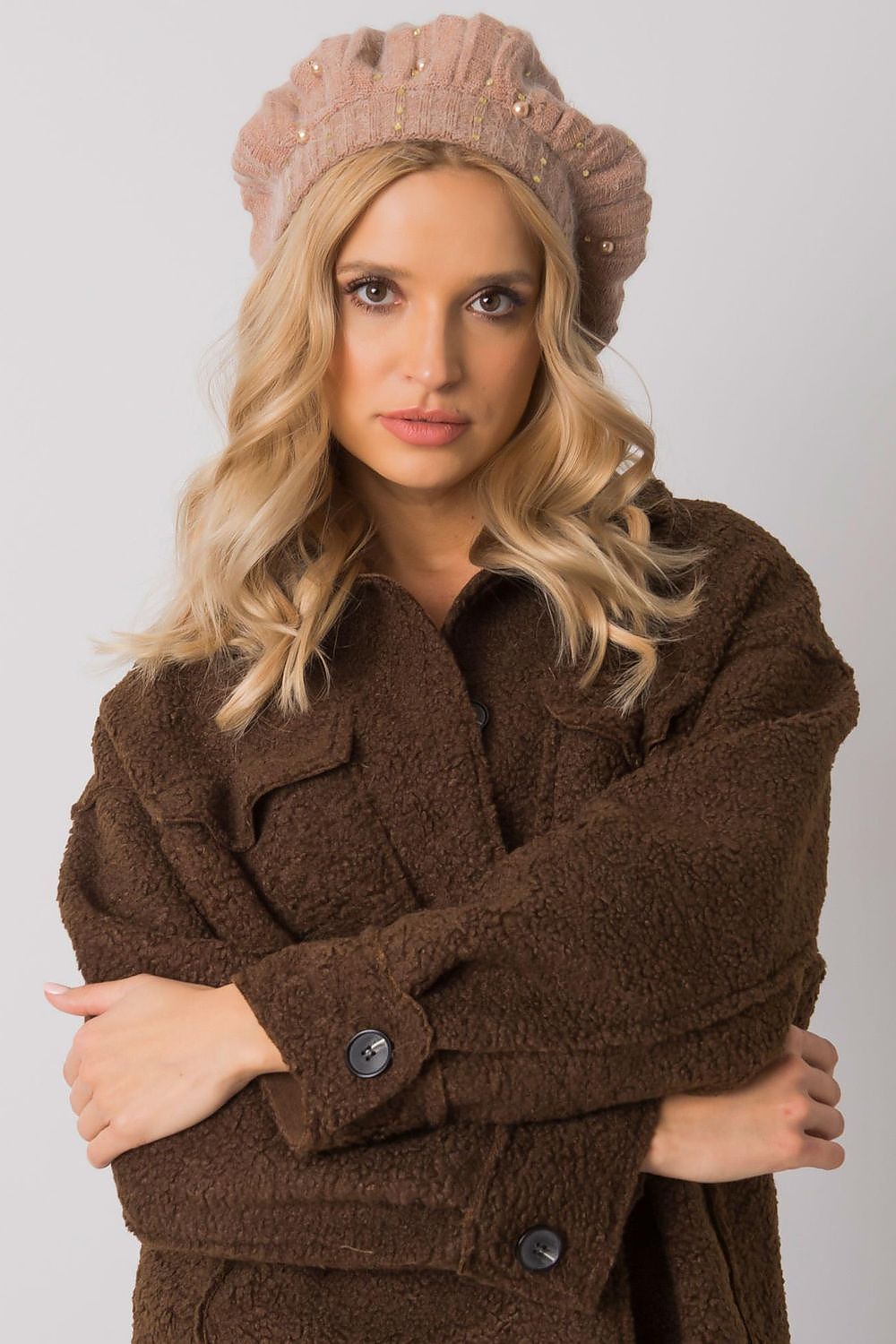   Czapka damska Model AT-CZ-DM-39055 Dark Beige - AT 