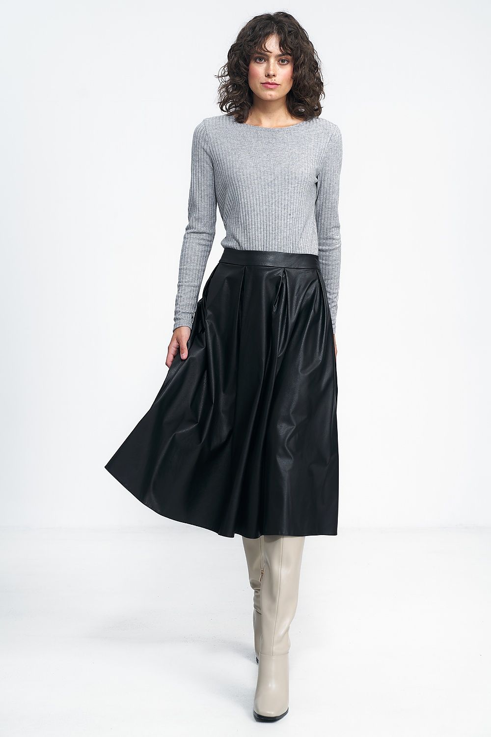  Spódnica Czarna spódnica midi z ecoskóry SP71 Black - Nife 