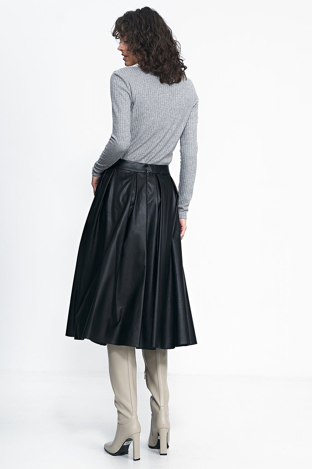  Spódnica Czarna spódnica midi z ecoskóry SP71 Black - Nife 