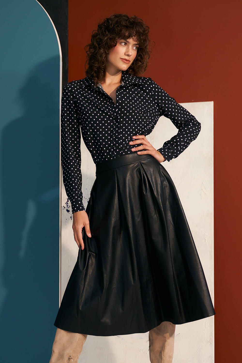  Spódnica Czarna spódnica midi z ecoskóry SP71 Black - Nife 