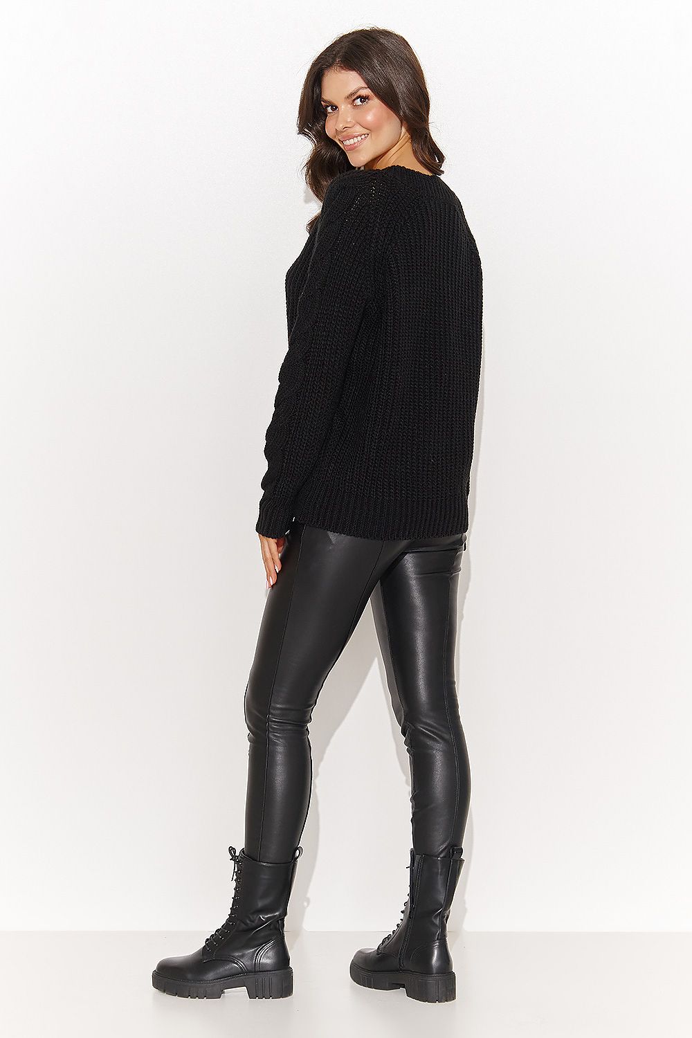   Sweter Damski Model NU_S97 Black - Numinou 
