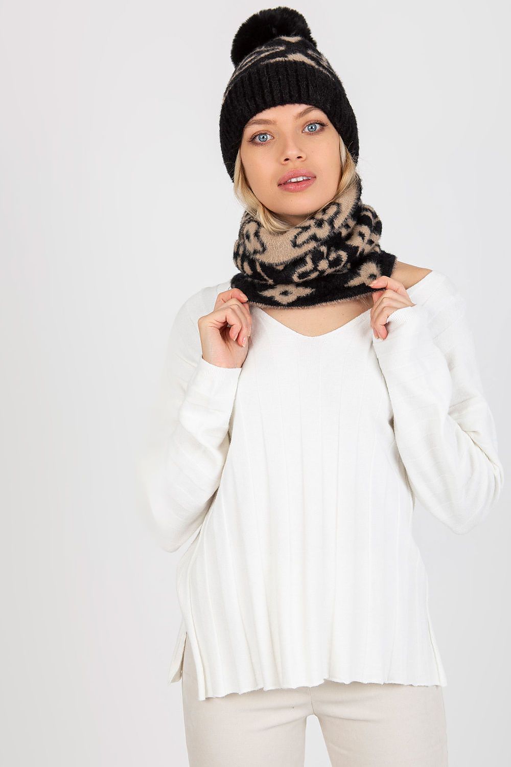   Komin Model AT-KM-CM-331.87 Black/Beige - AT 