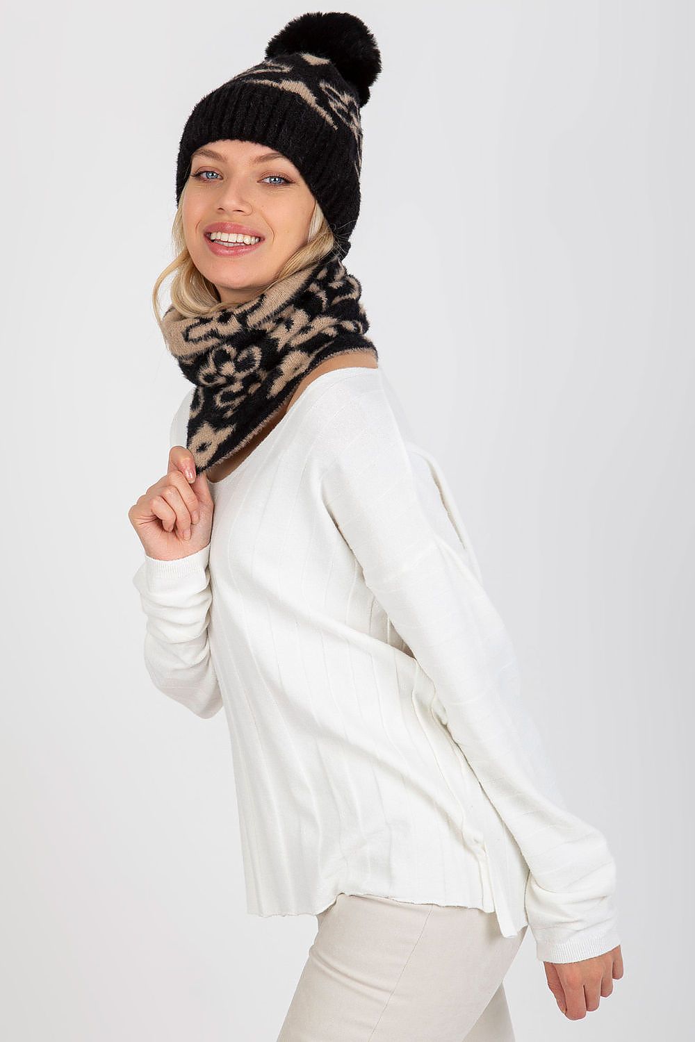   Komin Model AT-KM-CM-331.87 Black/Beige - AT 