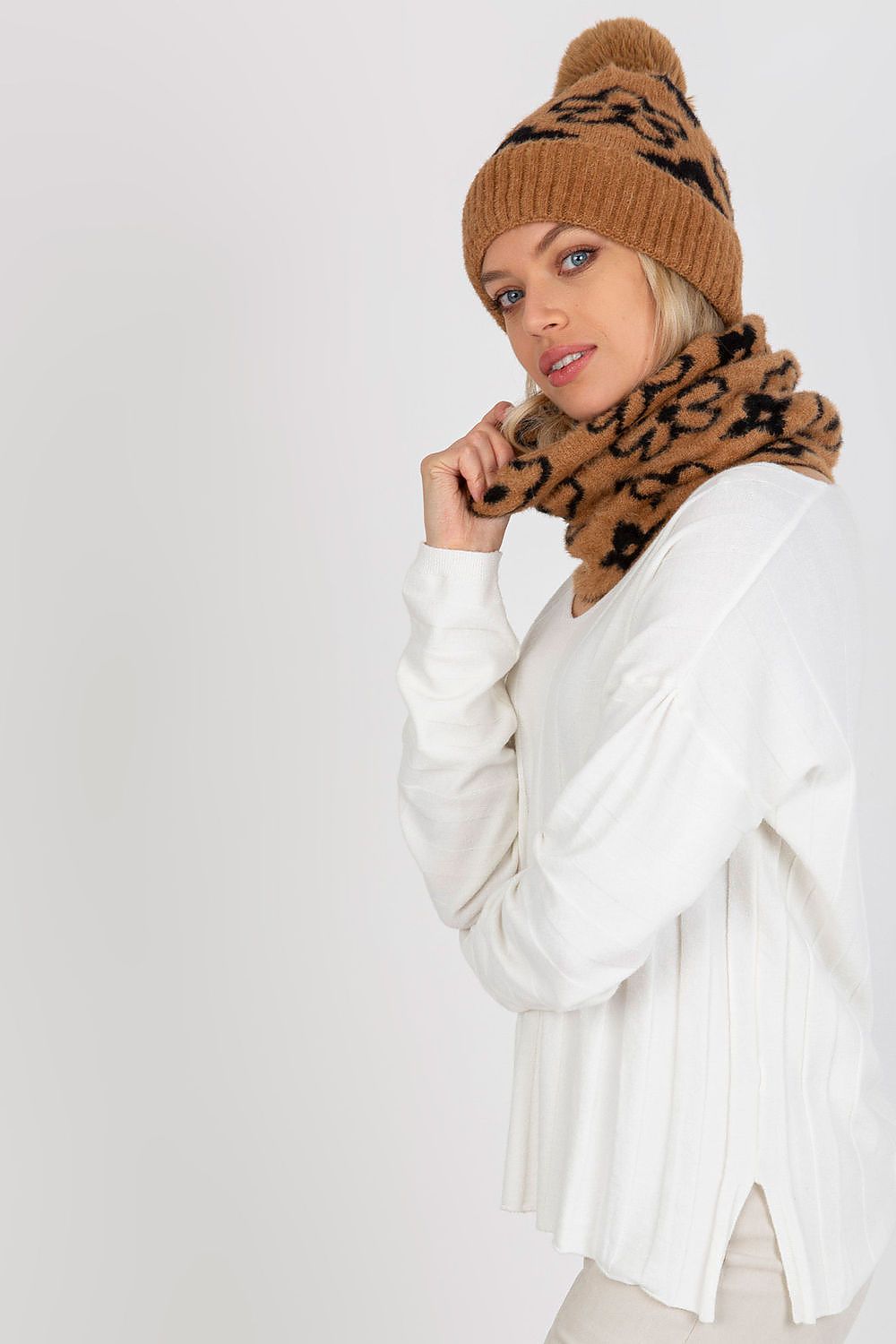  Komin Model AT-KM-CM-331.87 Camel - AT 