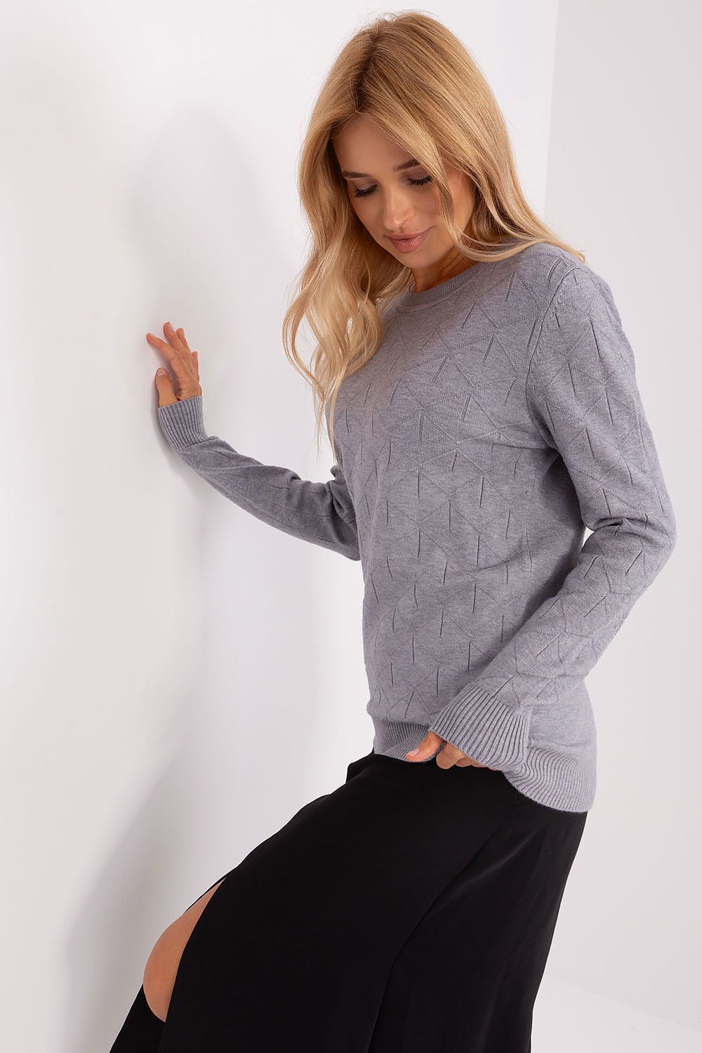   Sweter Damski Model AT-SW-232901.25X Grey - AT 