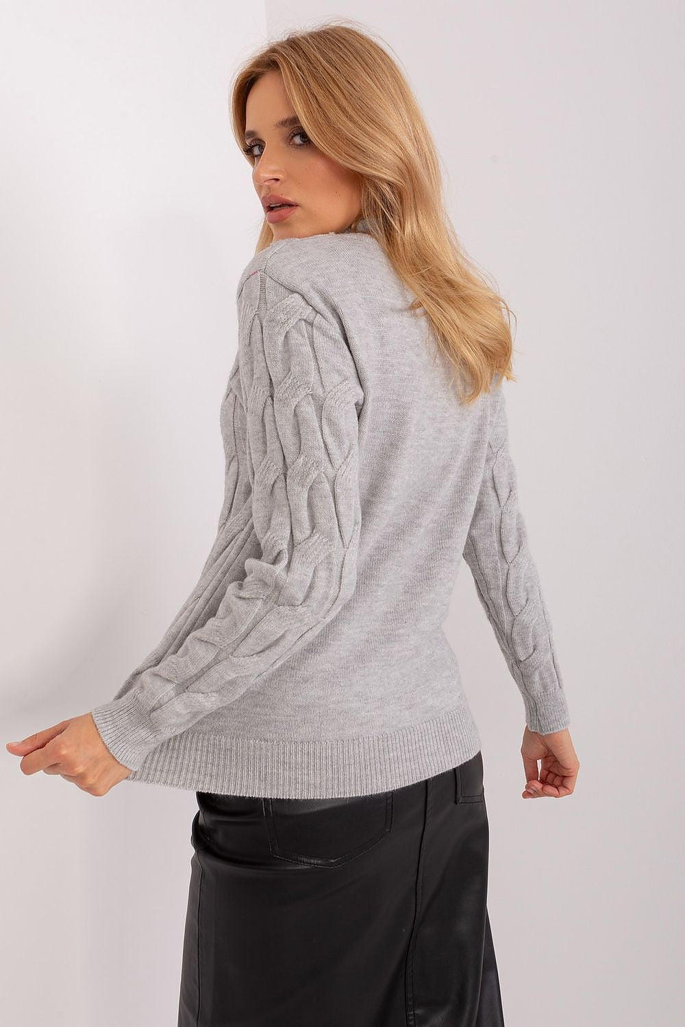   Sweter Damski Model AT-SW-2235.00P Grey - AT 