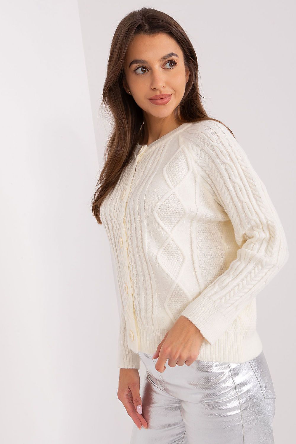  Sweter Damski Model AT-SW-2346-2.99P Ecru - AT 